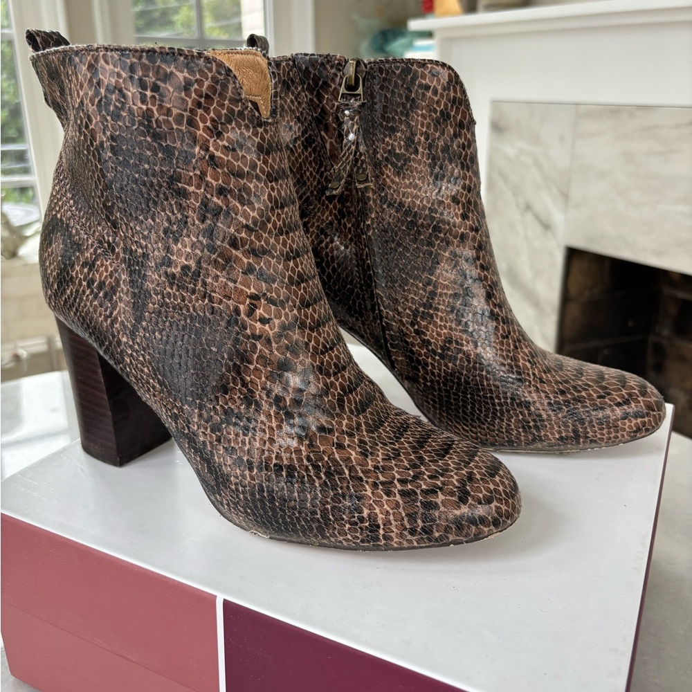 Ankle boots